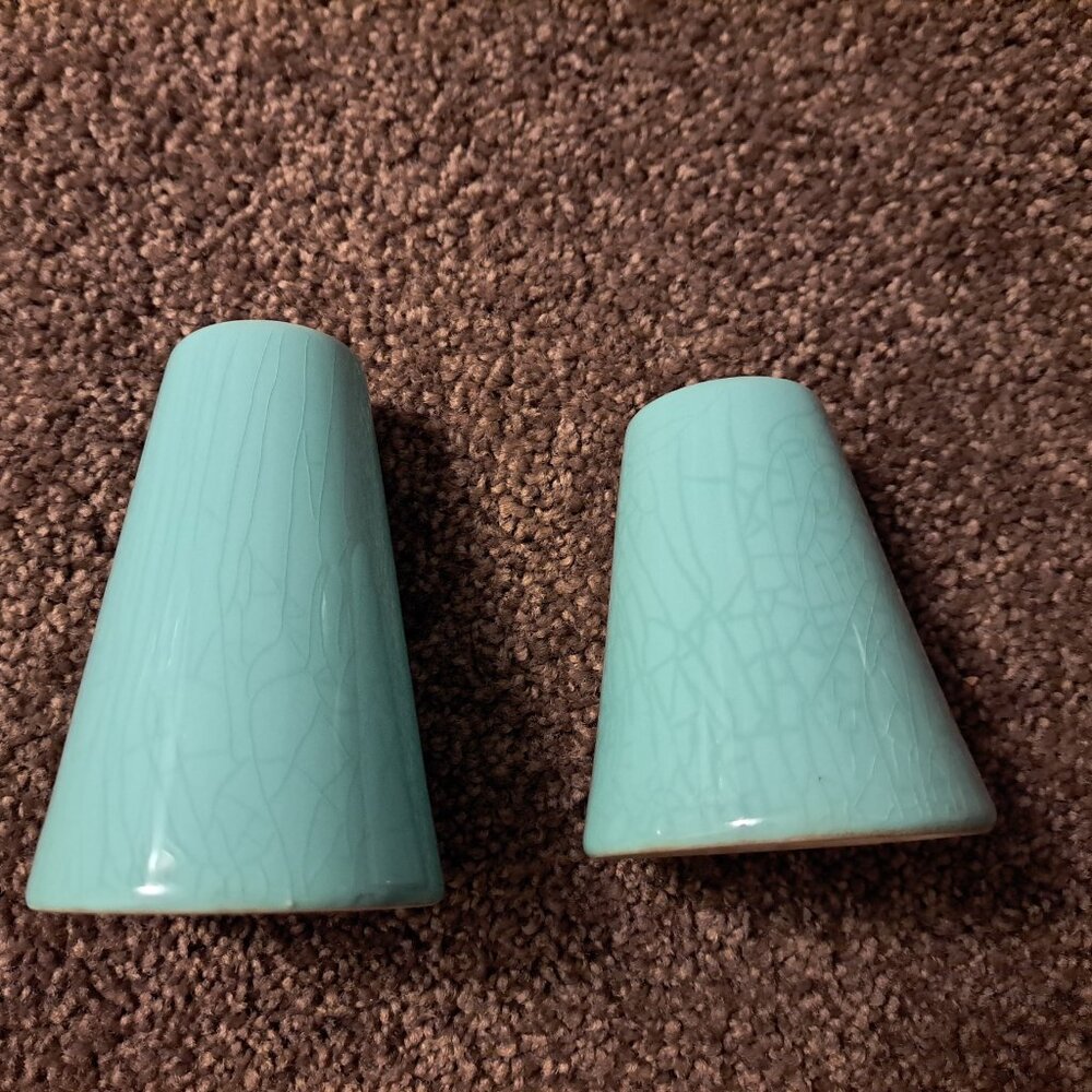 Vintage Marcrest Swiss Alpine Chalet Atomic Turquoise Salt And Pepper Shakers - Picture 10 of 10